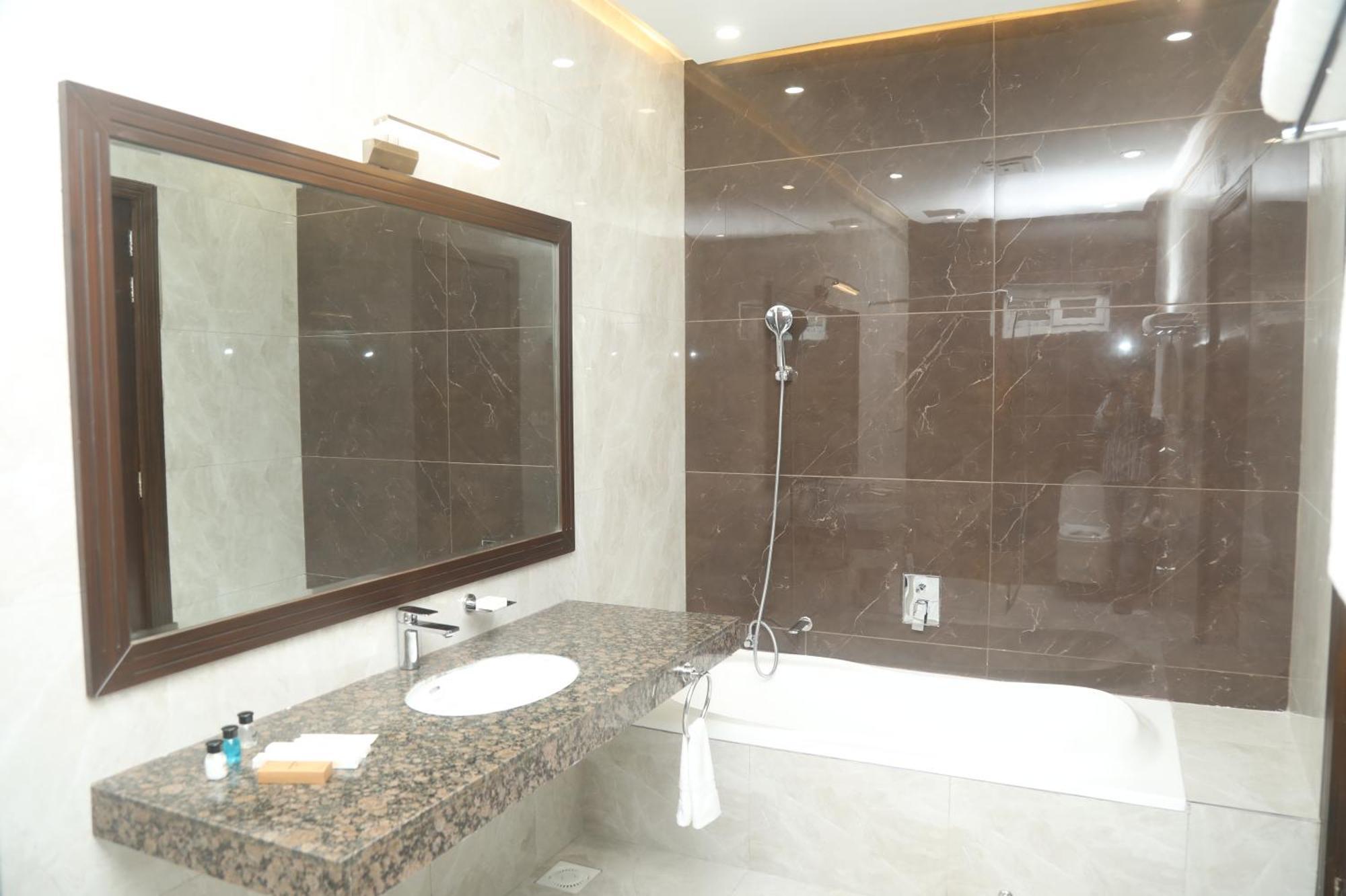 Swarg Hotel Sahiwal Exterior photo