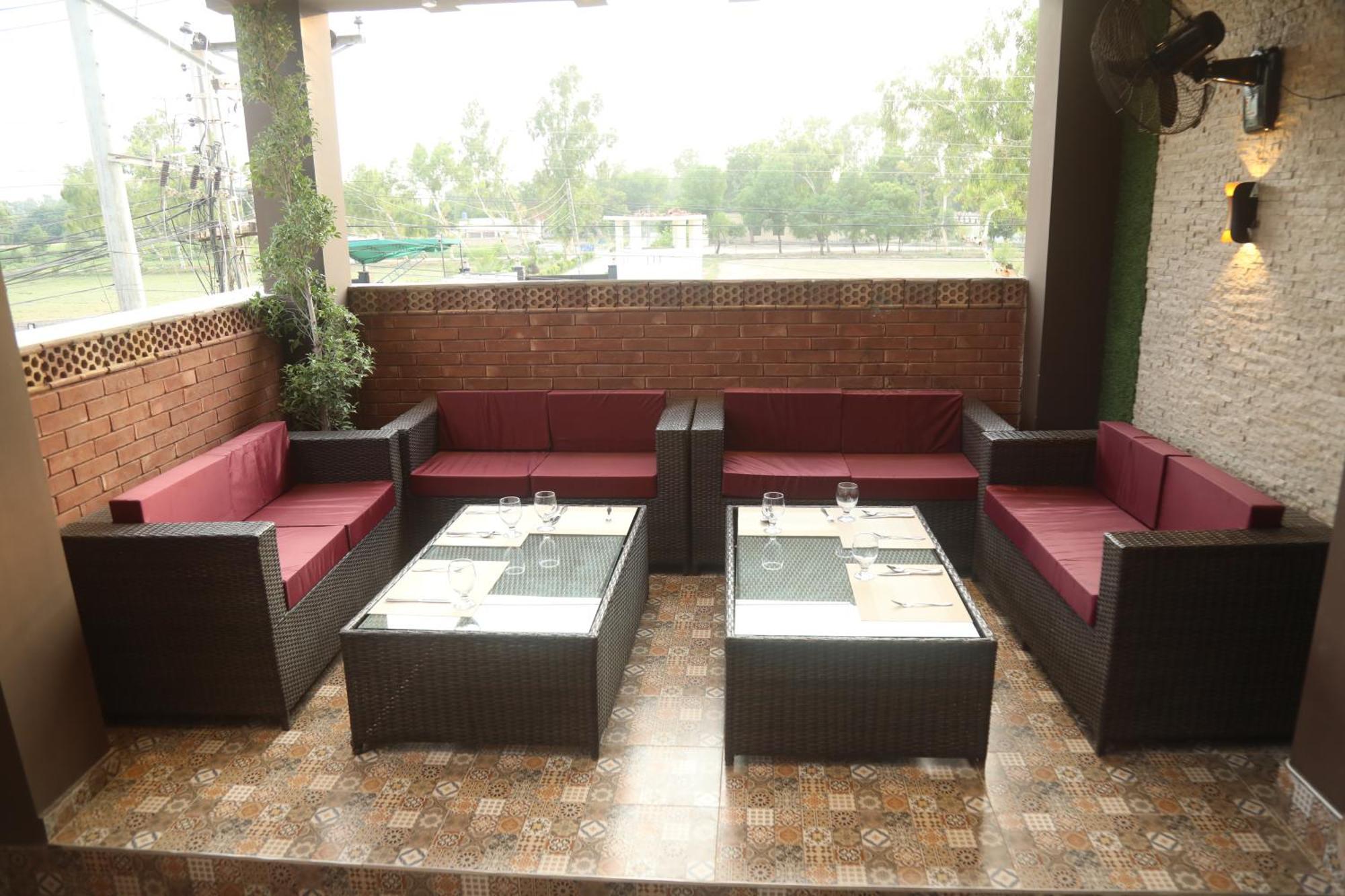 Swarg Hotel Sahiwal Exterior photo